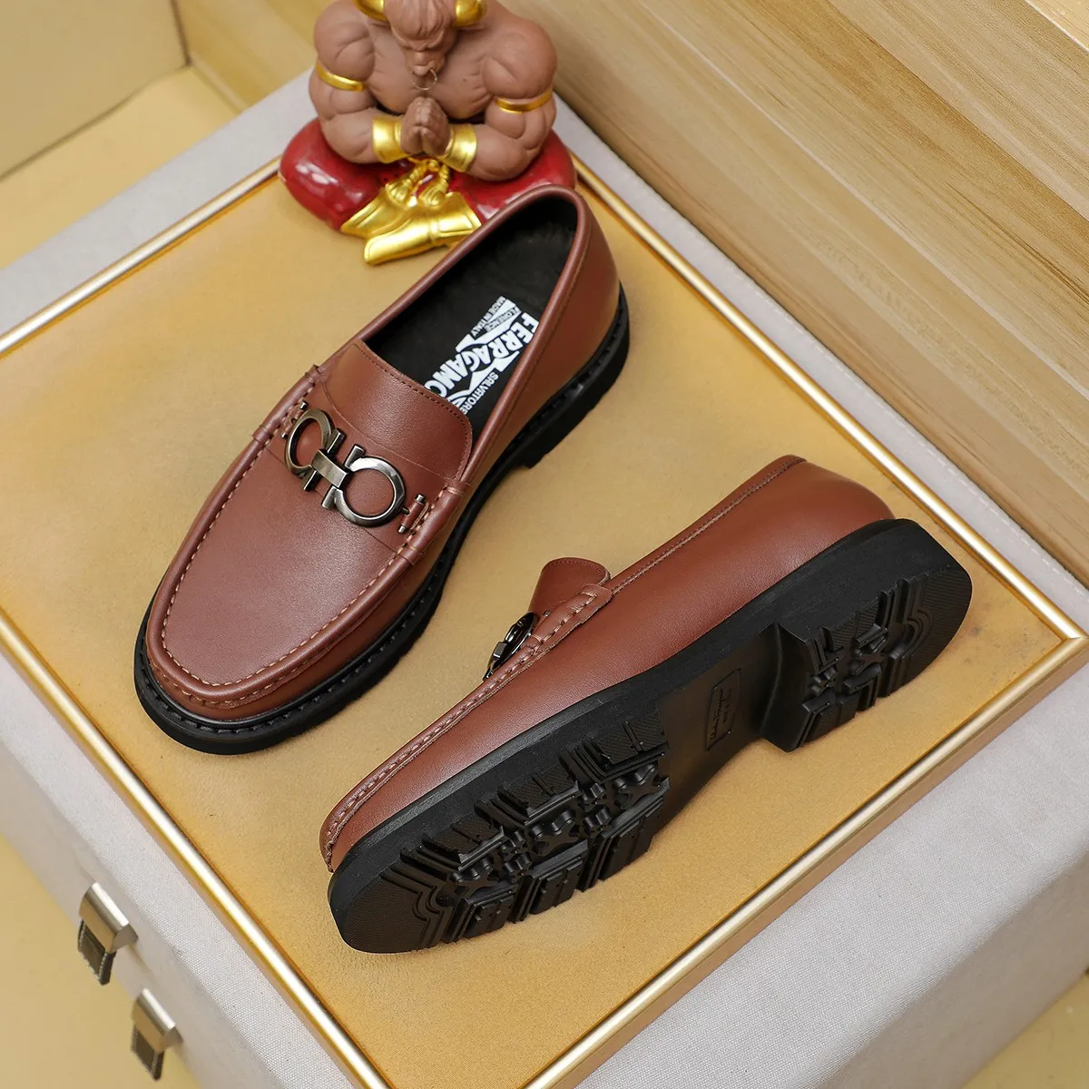 Men's shoes 💰500 Ferragamo [Ferragamo] top imported suit men's shoes 💯Original copy of the official website, product materials: selected imported embossed calfskin + luxury hardware buckle accessories ~ imported water-dyed cow 🐂 leather lining. Strong three-dimensional visual effect, original combination outsole, multiple colors available😘 Size: 38-44 (.45.46. Customized)